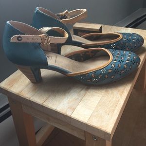Pikolinos “Samoa” leather ankle strap heels EU40